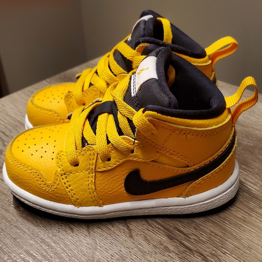 Jordan 1 "University Gold"